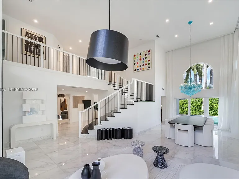 1316 N Venetian Way — Photo 33