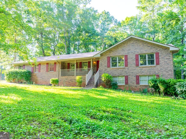 8221 Yale Dr, Jonesboro, GA 30236