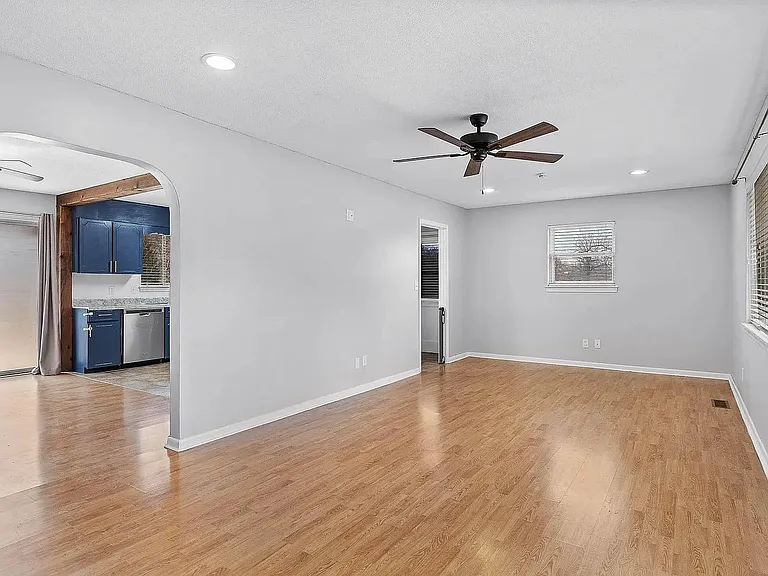 1323 Easy Ln — Photo 4
