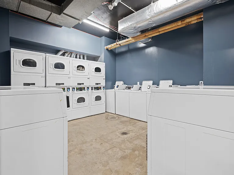 Central Gardens Apartments — Photo 9