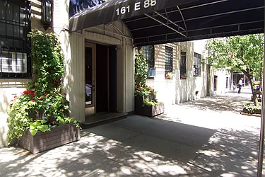 Rented by Fox Residential Group