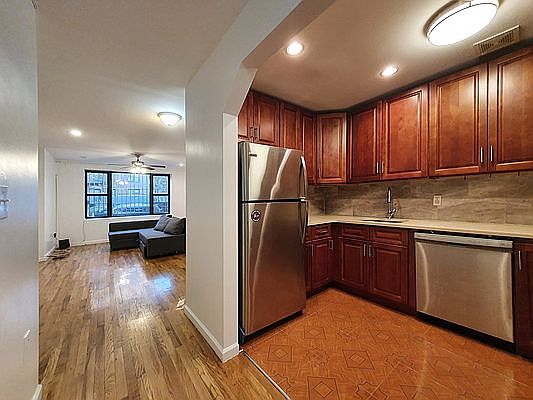 1st image of 372 Lefferts Ave APT 1