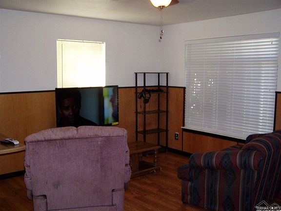 3rd image of 609 Ventura Ave