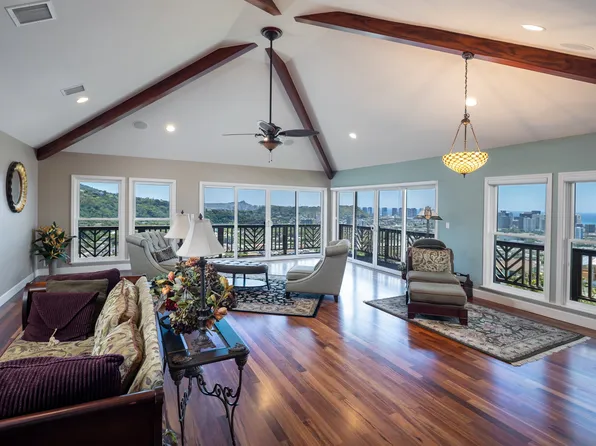 1170 Kaumailuna Pl, Honolulu, HI 96817