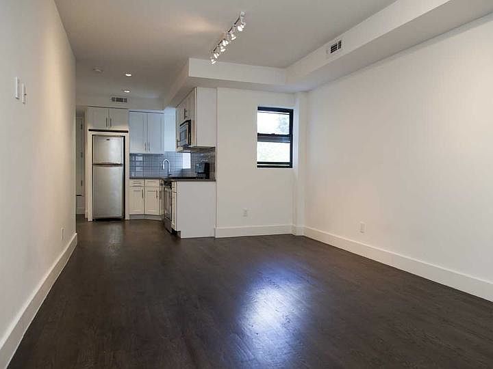 1st image of 29 Brooklyn Ave APT L