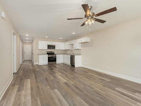 3rd image of 120 Northlake Dr