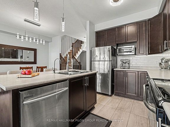 5th image of 673 Spring Valley Dr