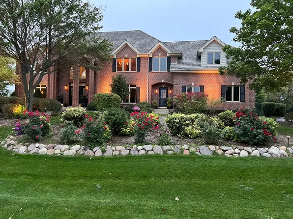 183 Elderberry Dr, Hawthorn Woods, IL 60047