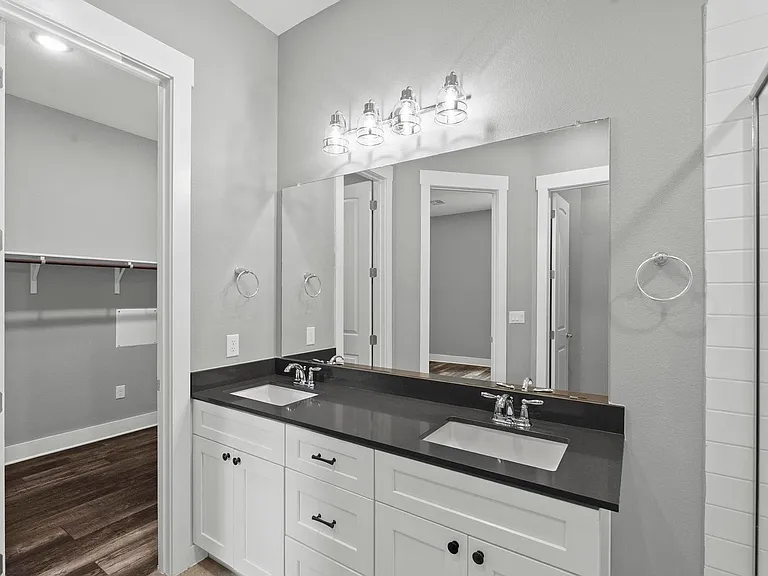 203 E Salty St — Photo 26