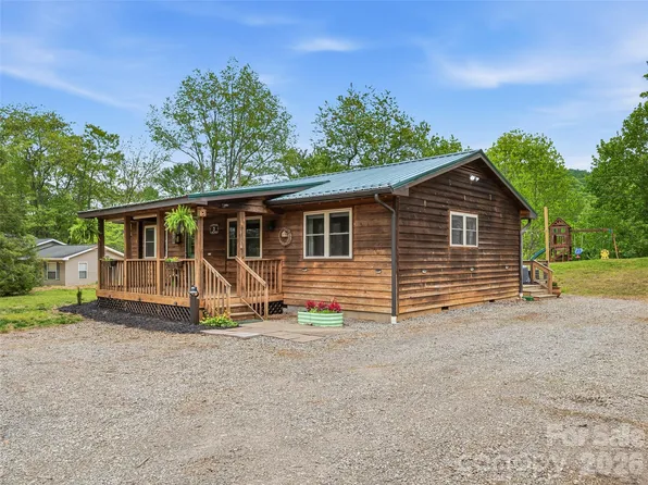 3 Mos Way, Candler, NC 28715