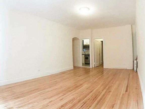 3rd image of 153 E 96th St APT 1E