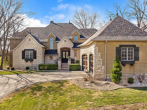 3rd image of 6221 S Bluff Ridge Road