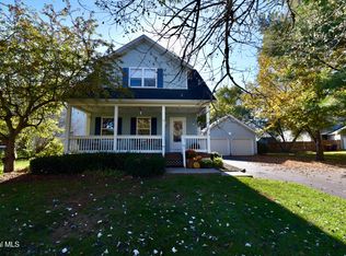 10 New Kent Rd, Gansevoort, NY 12831