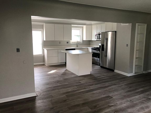 4th image of 1839 Buckingham Ave