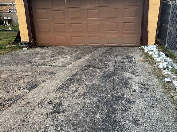 5th image of 9765 S Winston Ave