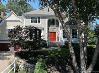 2 Acorn Dr, Andover, MA 01810