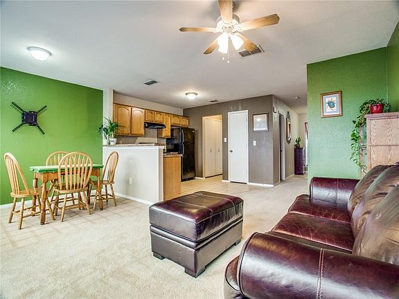 3rd image of 1457 Pine Ln