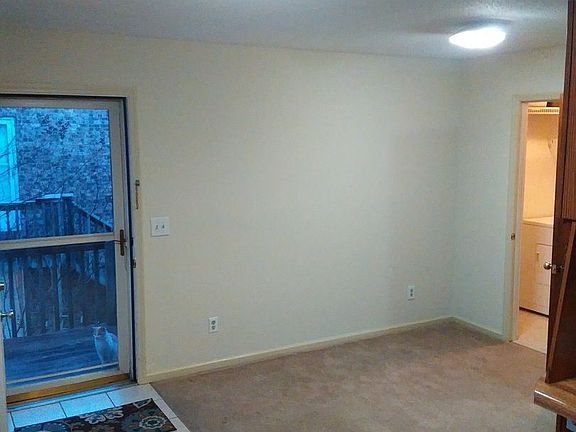 5th image of 101 Lullwater Dr APT 6