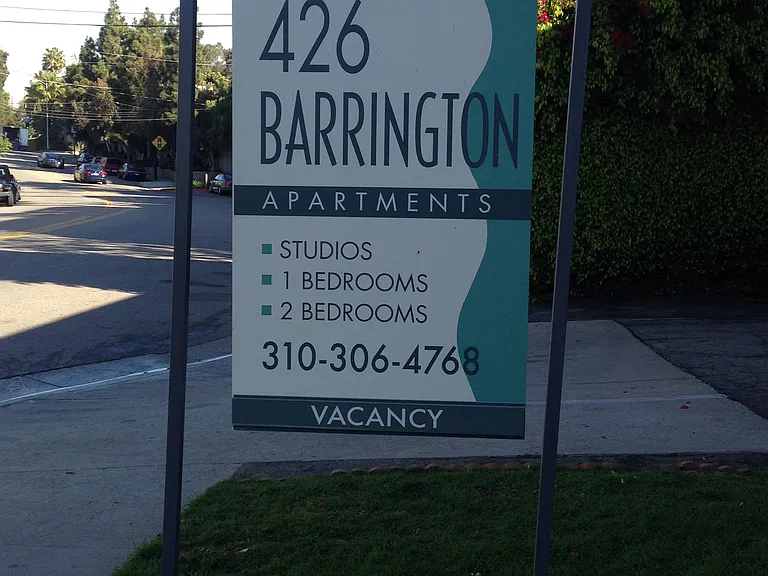 426 S Barrington Ave #1B — Photo 9