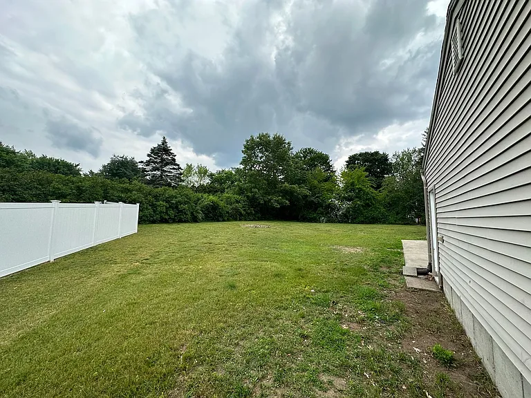 169 Rocky Hill Rd — Photo 32