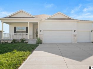 8519 S 63rd St, Papillion, NE 68157