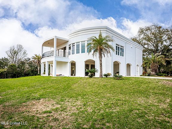 4th image of 9713 Point Aux Chenes Rd