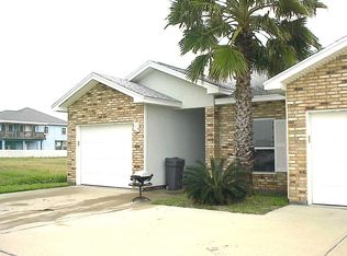2905 11th St #101, Port Aransas, TX 78373