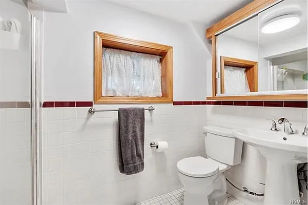 Sold by Douglas Elliman | media 10