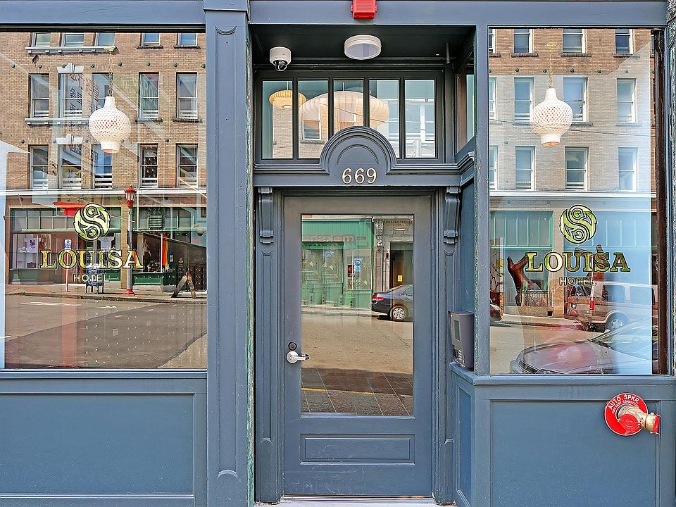 1st image of 669 S King St #201