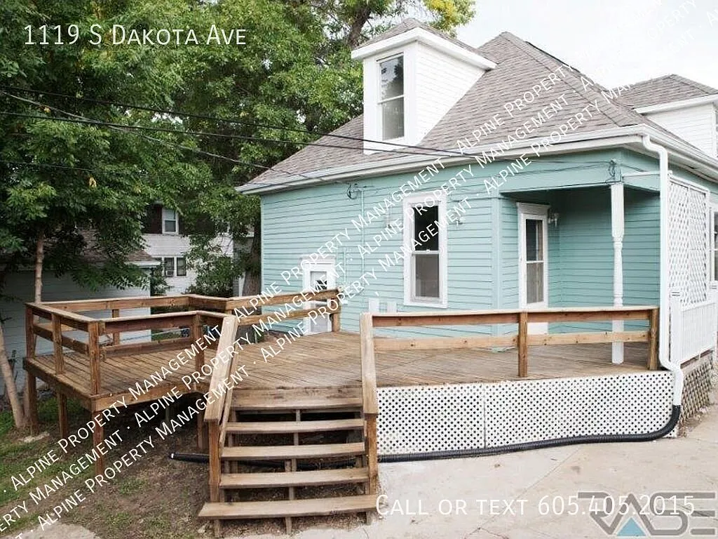 Short Term Rental - 3 Bedroom Home with Lots of Charm close to downtown Sioux Falls! — Photo 3
