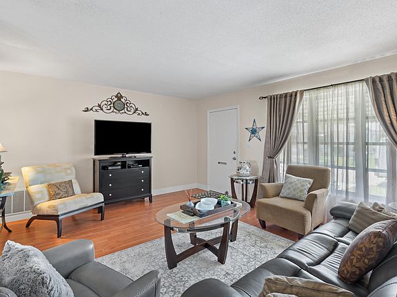 3rd image of 5017 NW 49th Road