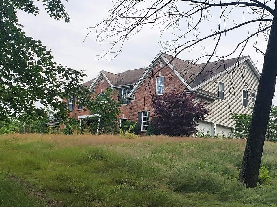 2nd image of 195 Province Line Rd