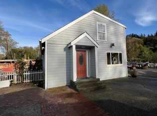 15635 SE Jones Rd #B, Renton, WA 98058