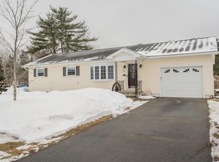12 Pine St, Queensbury, NY 12804