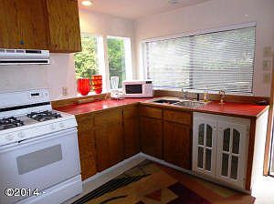 5th image of 1316 SE 2nd Pl
