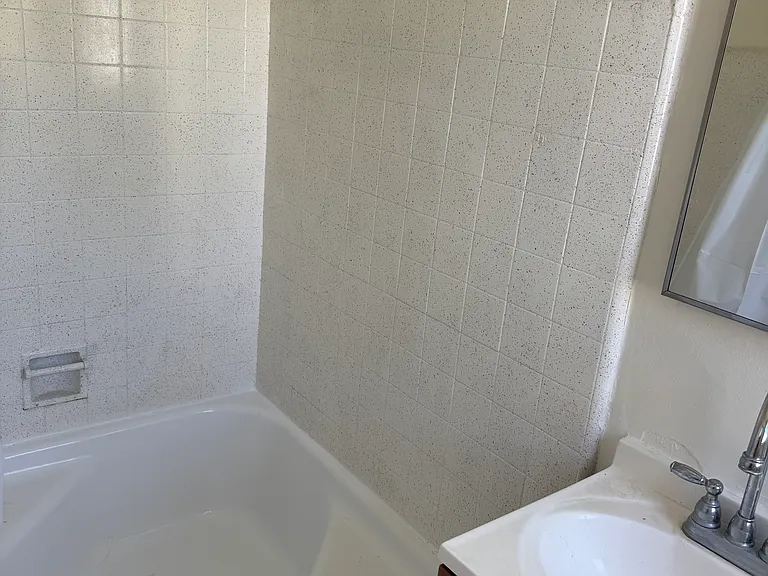 4935 Beverly Blvd #18 — Photo 6