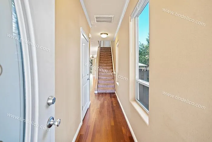 3 bed, 2.5 bath, 1633 sqft, $2,695 — Photo 2