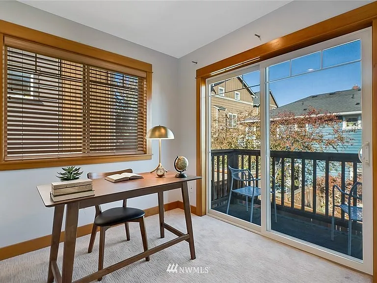 Photos when furnished