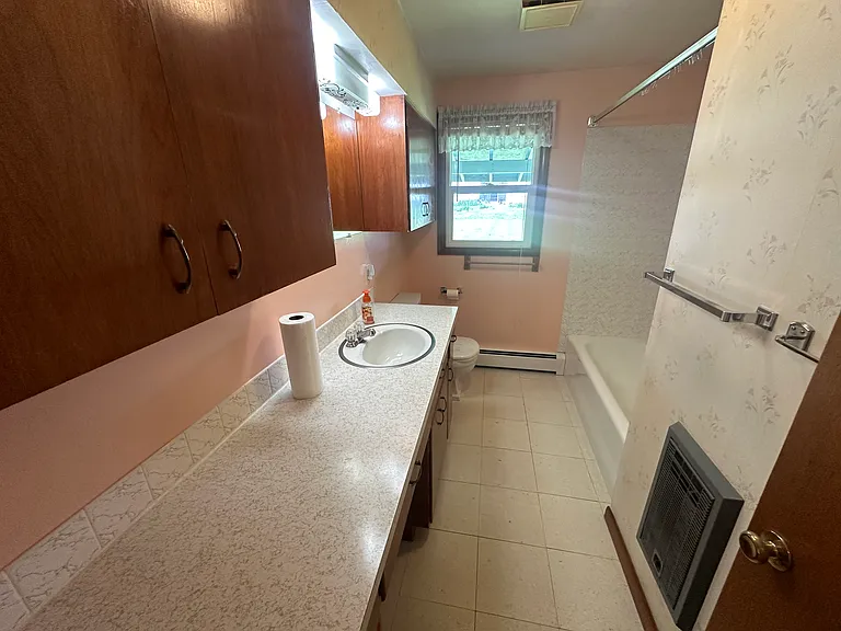 33 W Evergreen Dr — Photo 18