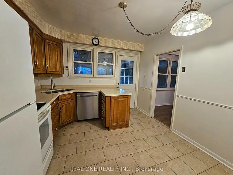 6 Fairhill Cres — Photo 9