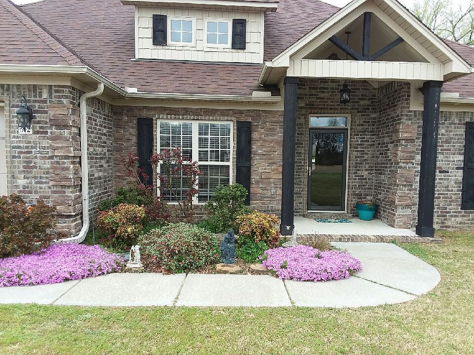 1st image of 62 Alexandrea Dr
