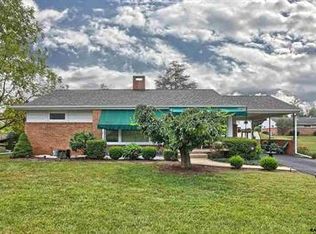 445 Green Spring Rd, York, PA 17403