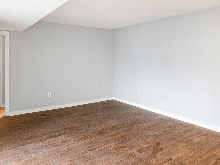 225 W McDowell Rd — Photo 5