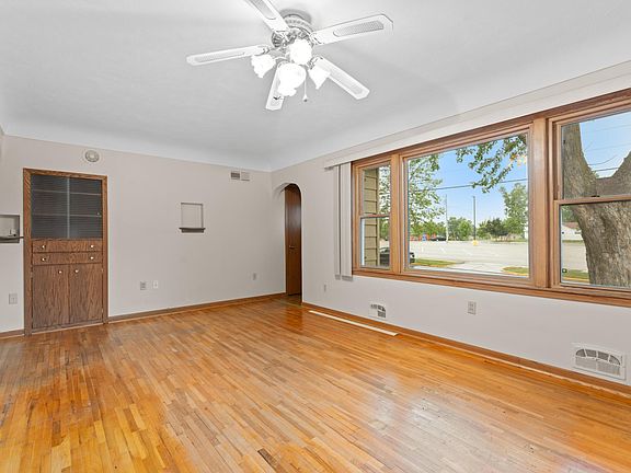 3rd image of 145 6th St NW