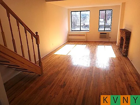 Rented by KVNY Soho | media 43