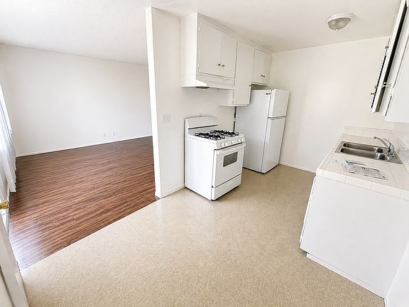 3rd image of 9331 Washburn Rd #4