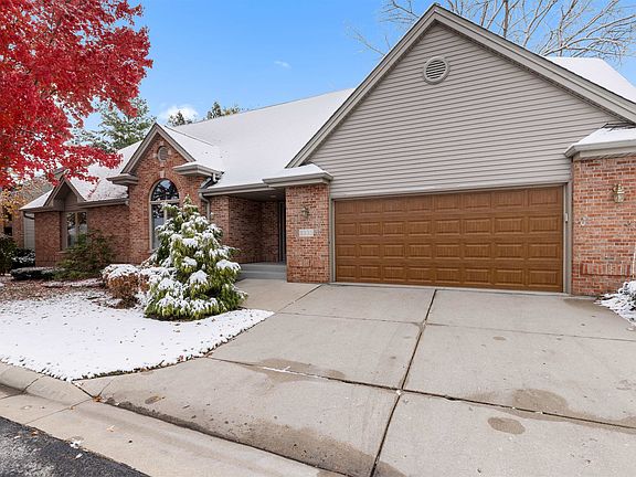 3rd image of 5933 Heritage Pl