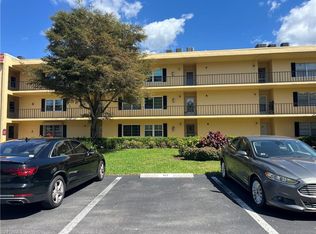 1085 Forest Lakes Dr #8202, Naples, FL 34105