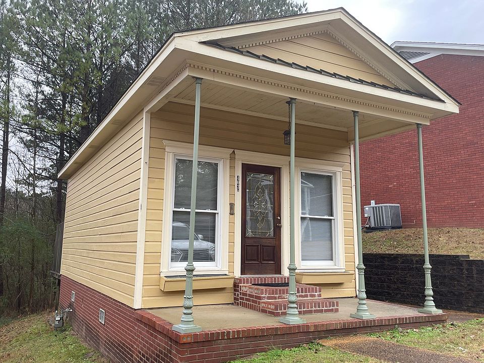 1st image of 403A Saddle Creek Dr