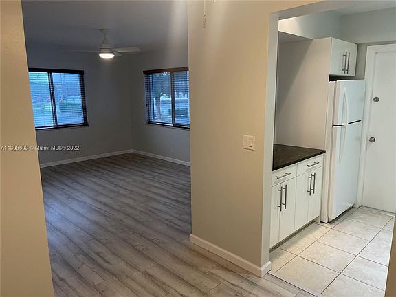 5th image of 1417 NE 26th Dr #5